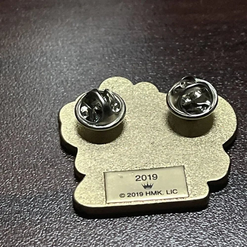 Hallmark 40th‎ Anniversary 2019 Husky Inuit Winter Lapel Hat Pin
